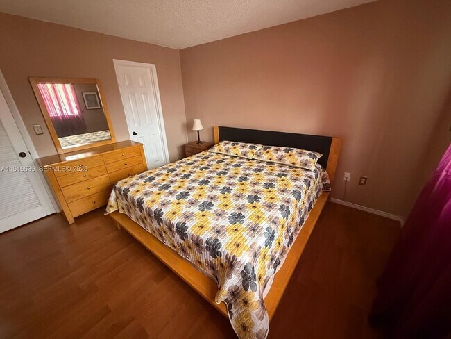 Building Photo - 8220 Sunrise Lakes Blvd