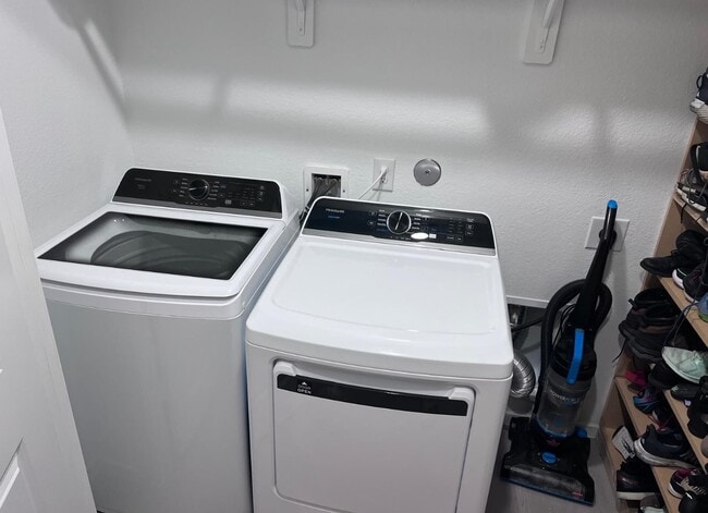 Building Photo - 21126 Trivento Dr