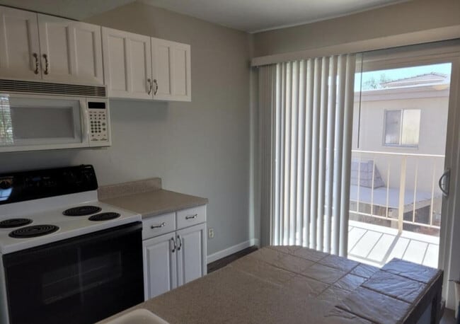 Building Photo - 17019 E Calle Del Oro
