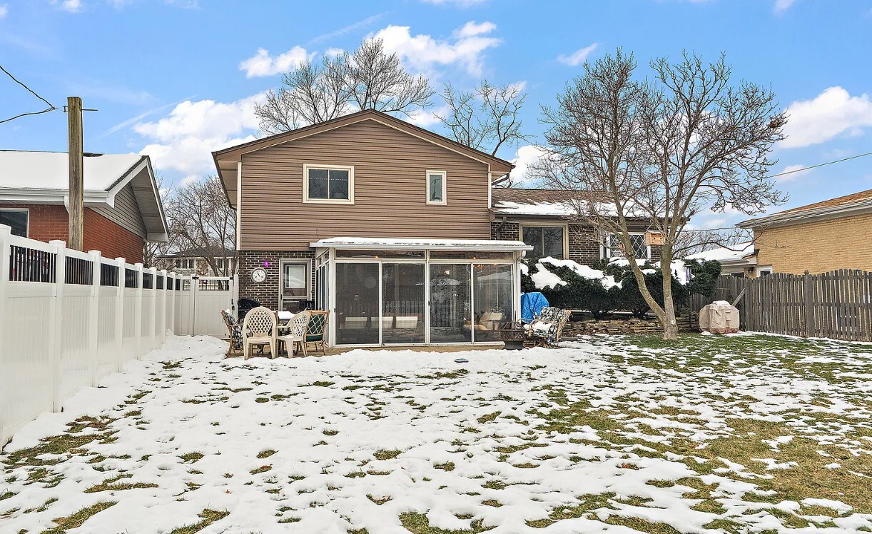 Building Photo - 10657 Laramie Ave