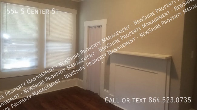 Building Photo - 554 S Center St