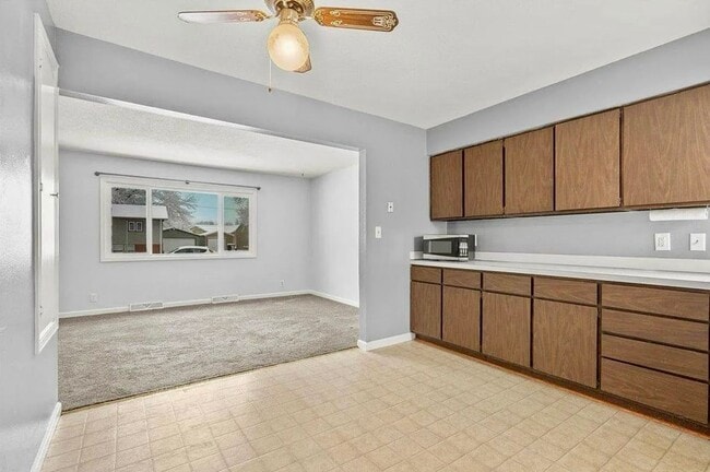 Building Photo - 1417 Starview Dr