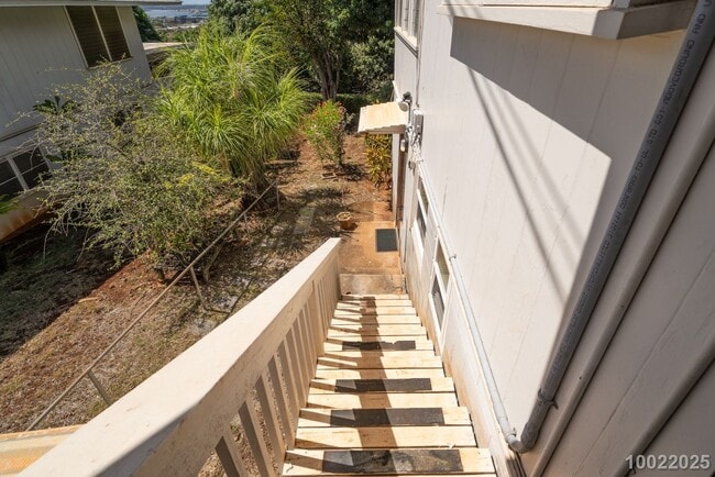 Building Photo - Move in Ready! 1 BD 1 BA home in Aiea ($300 off the first month’s rent if moved in December 21, 2...