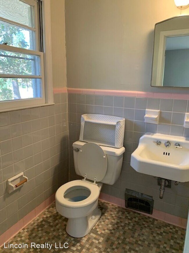 Building Photo - 3 br, 2 bath House - 2905 Northfield Lane*