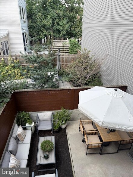 Building Photo - 1651 E Eyre St