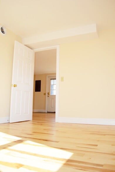 Building Photo - 158 North St