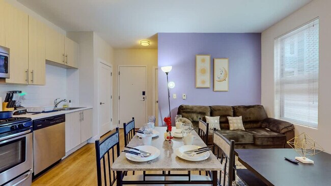 Building Photo - 545 Bedford St