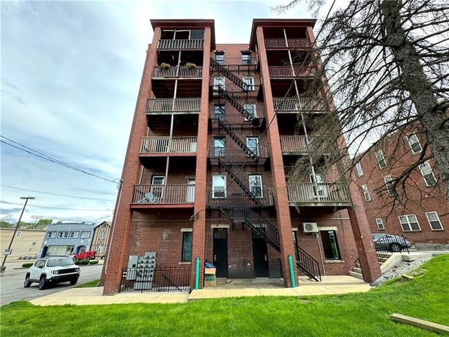 Building Photo - 103 E Pittsburgh St
