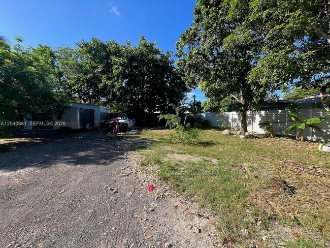 Building Photo - 16805 SW 109th Ct