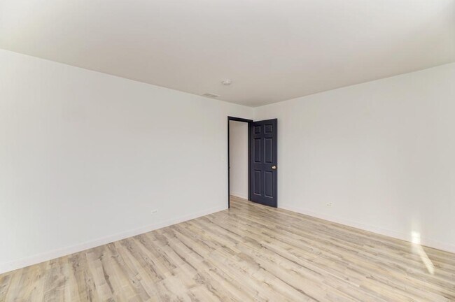 Building Photo - 5610 Heartland Ct