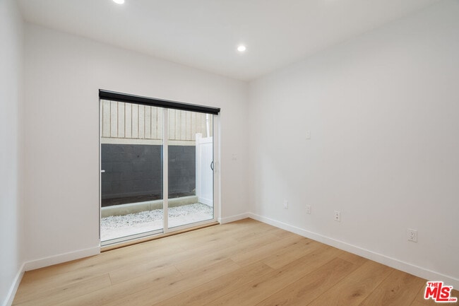 Building Photo - 6763 Lexington Ave