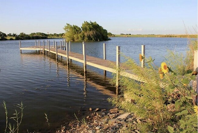 Building Photo - 1150 CR 405