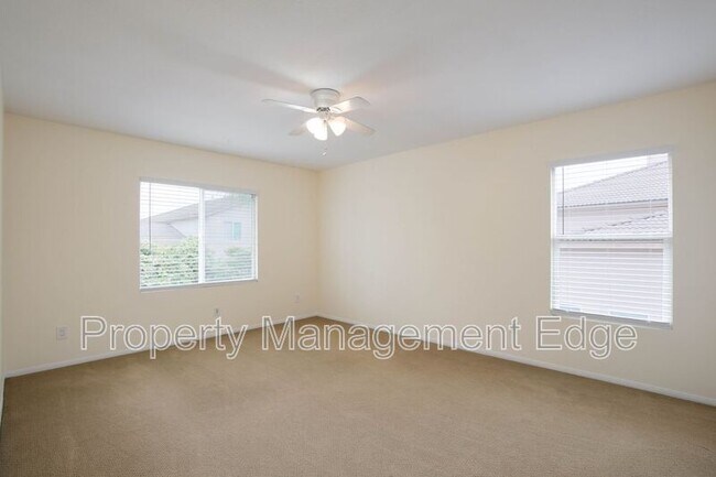 Building Photo - 32905 Northshire Cir