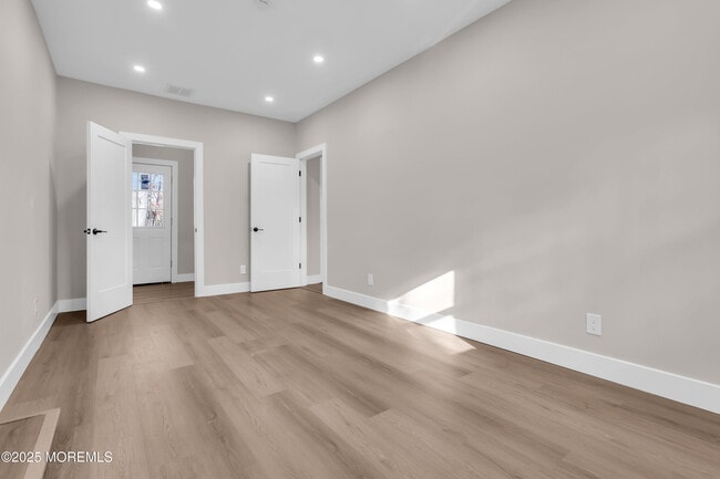 Building Photo - 170 Station Rd