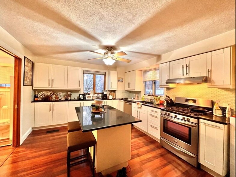 Building Photo - 60 Homer Ave