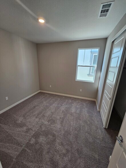 Upstairs Room 3 - 5382 Shenandoah Valley Ln