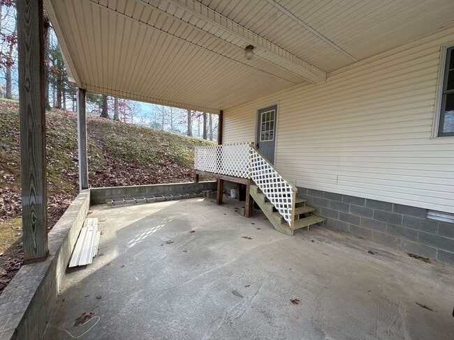 Building Photo - House in Grand Rivers