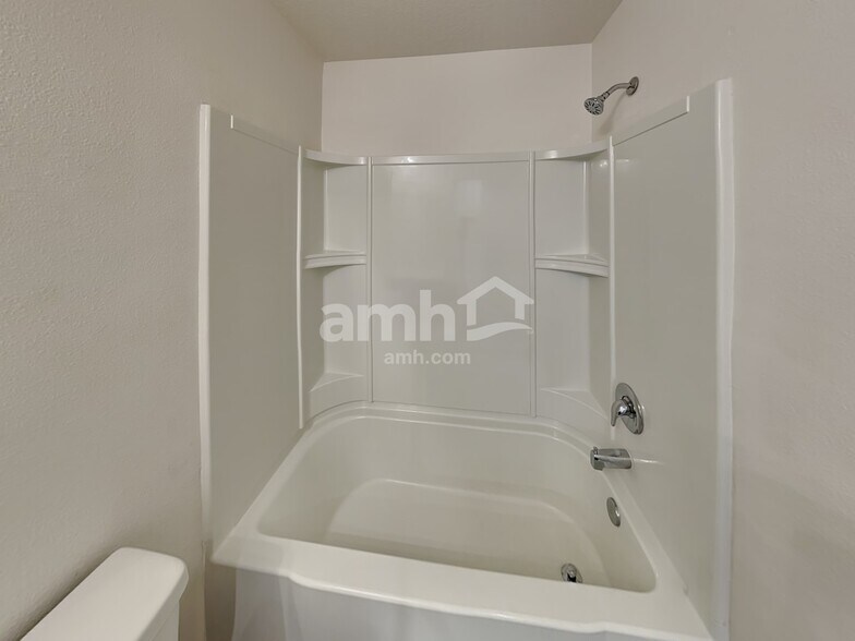 Building Photo - 1214 Brenton Leaf Dr