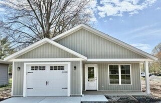 Building Photo - 209 Madison St