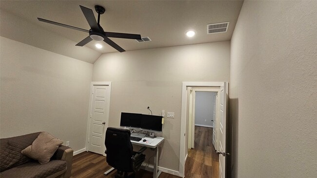 Building Photo - 18218 Bluebird Br Ln