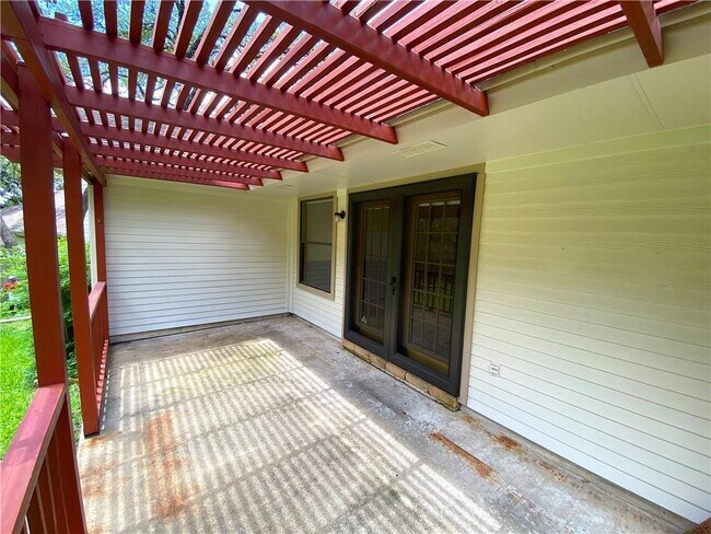 Building Photo - 6010 Salton Dr