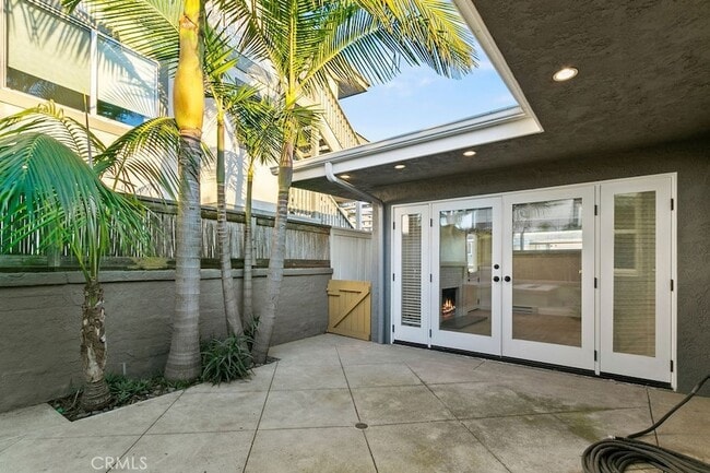 Building Photo - 256 Avenida Madrid