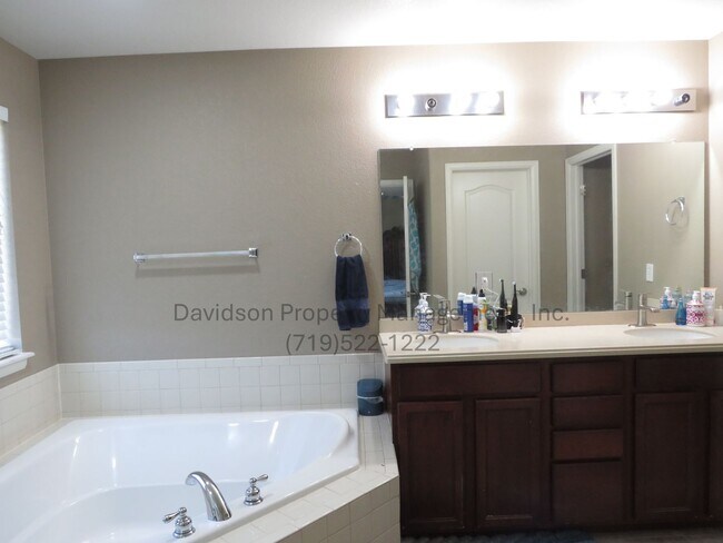 Building Photo - Gorgeous 4 Bedroom House in Banning Lewis