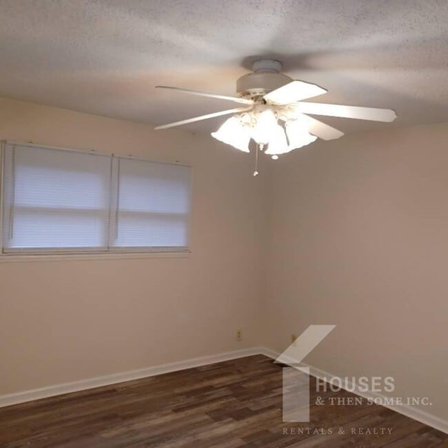 Building Photo - 1321 New Cut Rd