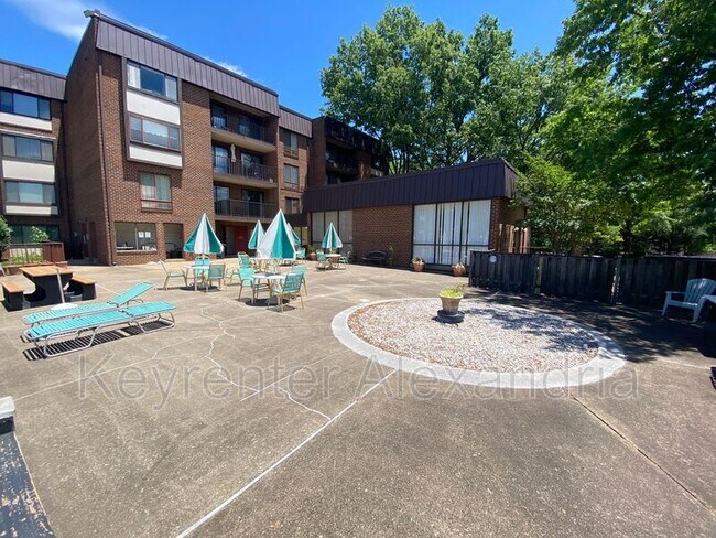 Building Photo - 124 Roberts Ln