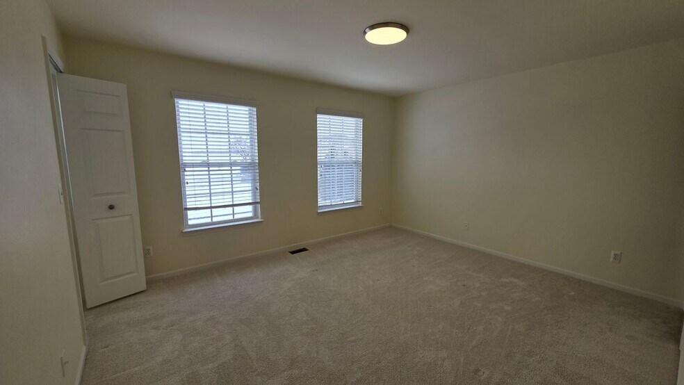 Building Photo - 1547 Cass Lake Rd