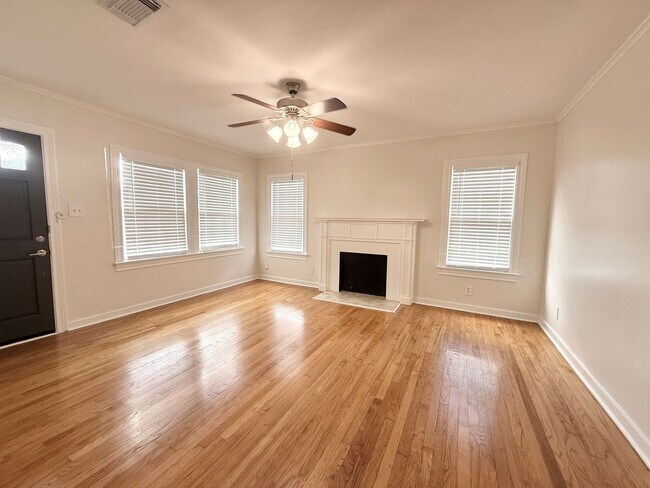 Building Photo - GAL13