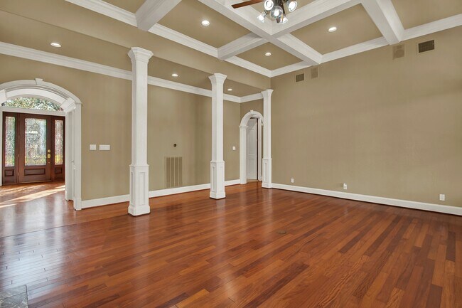 Building Photo - 13714 Gainesway Dr