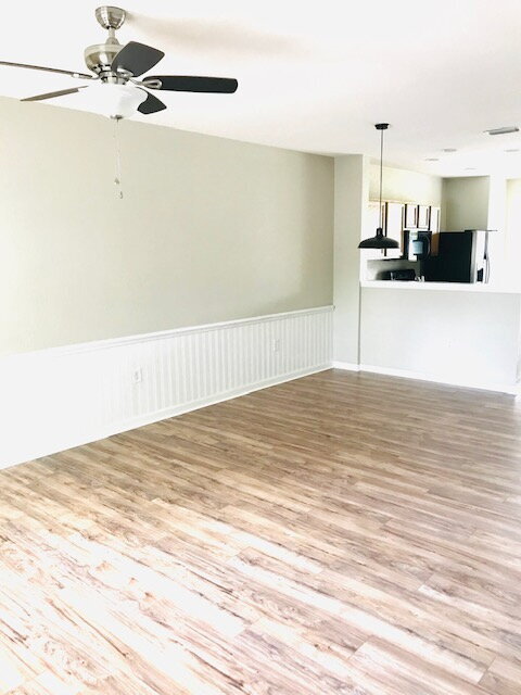 Building Photo - **  MAINTENANCE FREE TOWNHOME **2 BD 2.5 BATH
