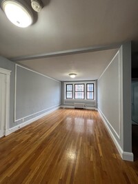 Building Photo - Newly renovated three bedroom on Commonwea...