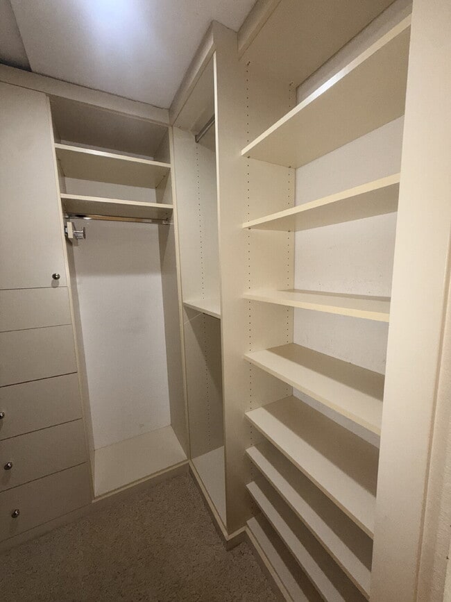 Building Photo - 3-Bedroom Home, Large backyard $500 Discount to move-in costs by Sep 15th!
