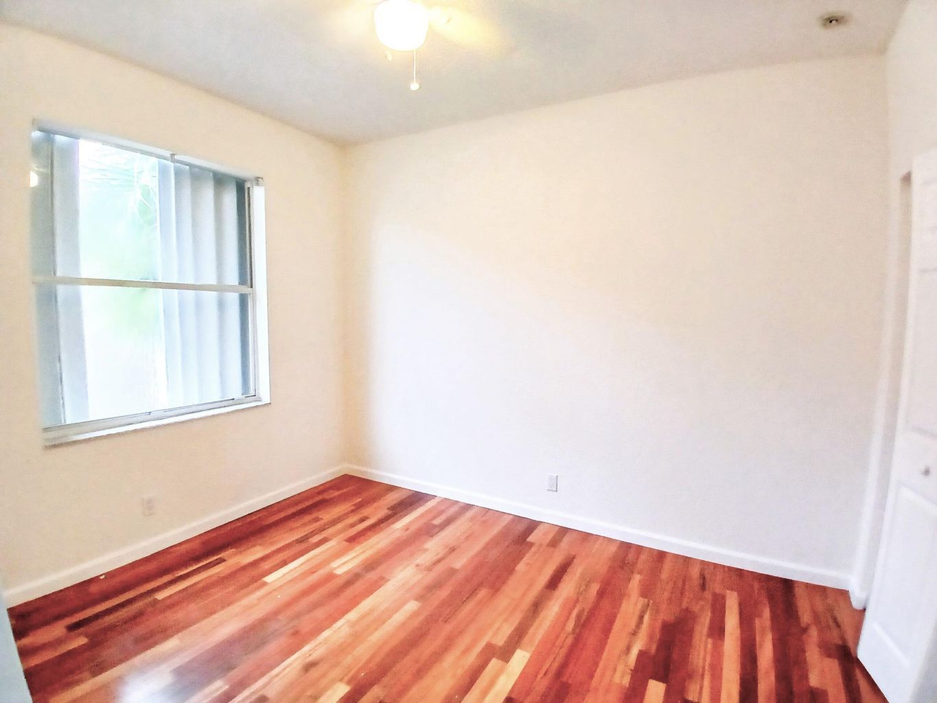 Building Photo - 1171 W Magnolia Cir