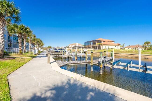 Building Photo - Welcome to Coastal Living at its Finest!
