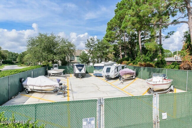 Building Photo - 127 Sand Castle Way