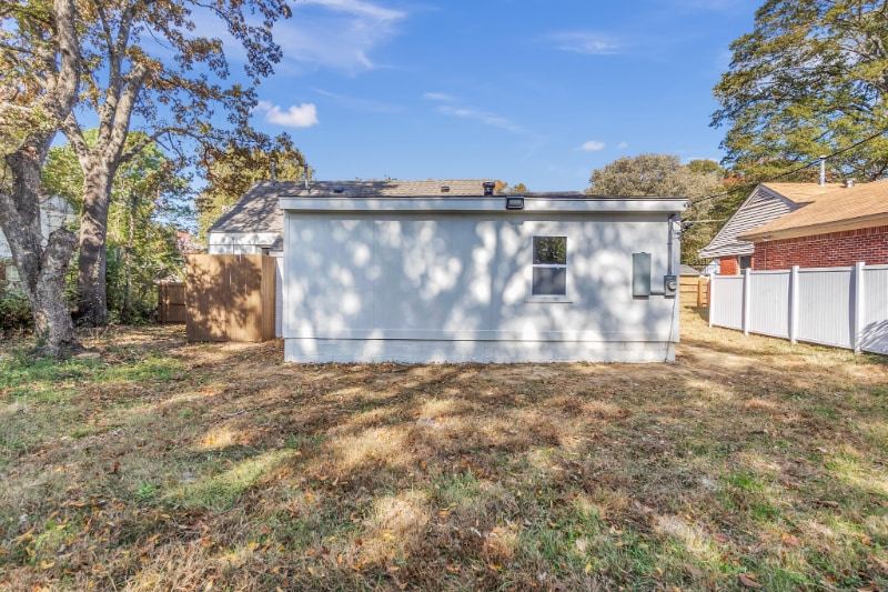 Building Photo - 3253 Kimball Ave