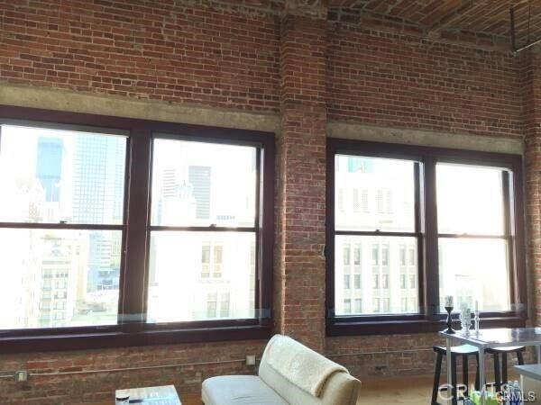Building Photo - 460 S Spring St