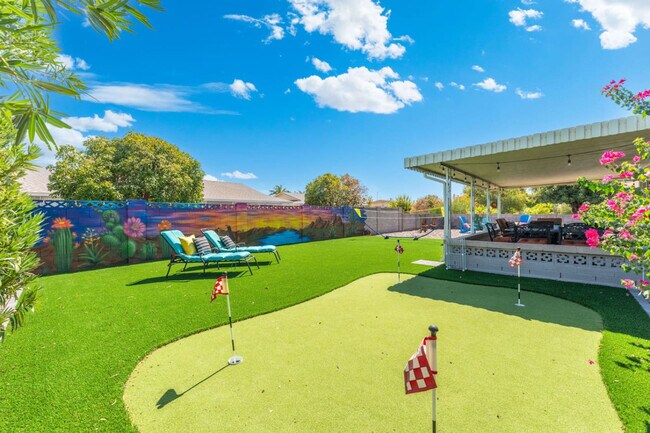 Building Photo - 11031 W Cumberland Dr