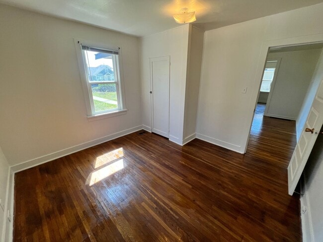 Building Photo - Adorable Shadle Bungalow - 2 Bed, 1 Bath +...