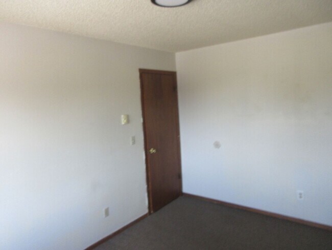 Building Photo - 1433 Eagles Nest Cir