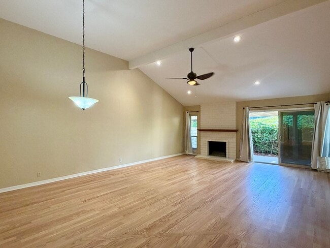 Building Photo - Spacious Three Bedroom in the Sunrise Pointe Community