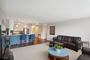 Building Photo - 2965 Pharr Court South NW