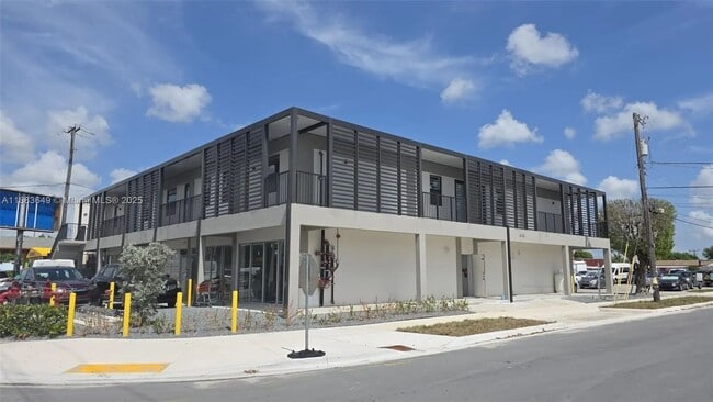 Primary Photo - PRIVATE ONE BEDROOM PLUS DEN – BOUTIQUE 8-...