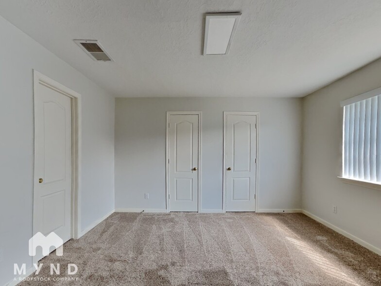 Building Photo - 1306 Silverleaf Dr