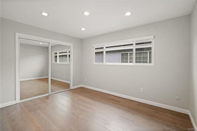 Primary Photo - 6215 Hesperia Ave