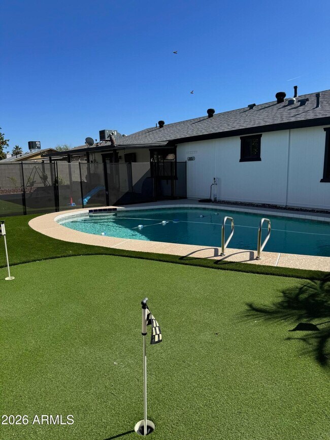 Building Photo - 3756 E Pershing Ave