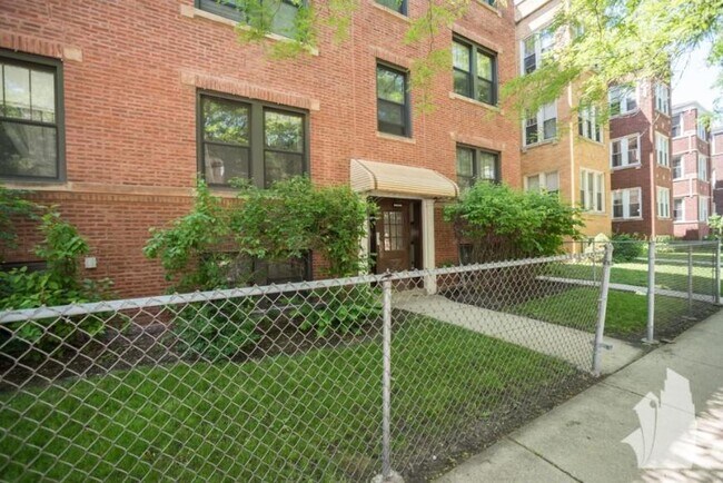 Building Photo - 0 bedroom in Chicago IL 60625